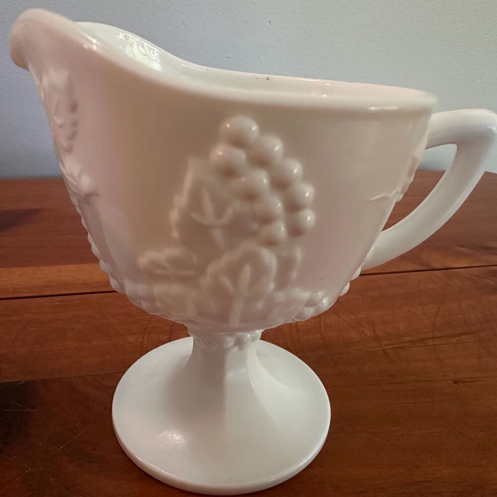 Vtg Indiana Colony Harvest Grape Milk Glass 5 Pc Set Plate Cup Saucer Cream Suga - Picture 9 of 11